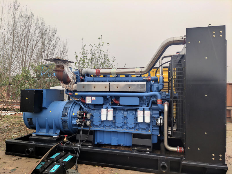 门源柴油发电机组更换机油时，应遵循哪些步骤？